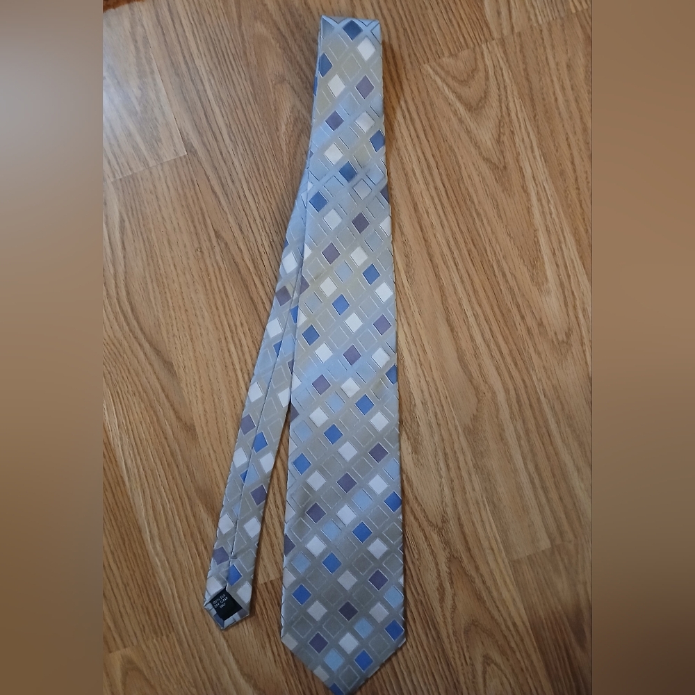 NWT PIERRE CARDIN Tie.  Mens.  Blue & Gray